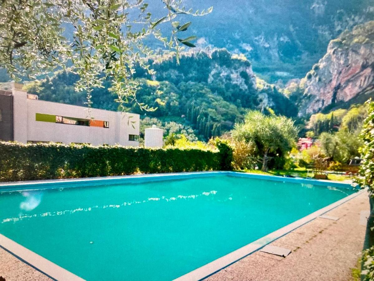 Appartamento Peppino Mit Seeblick Und Pool Riva del Garda Extérieur photo