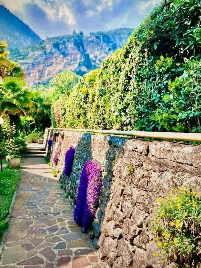 Appartamento Peppino Mit Seeblick Und Pool Riva del Garda Extérieur photo